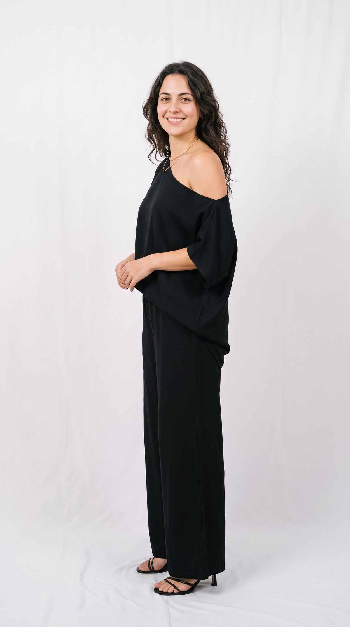 TOP SUAVE CON ESCOTE Y PANTALONES | YEMEN