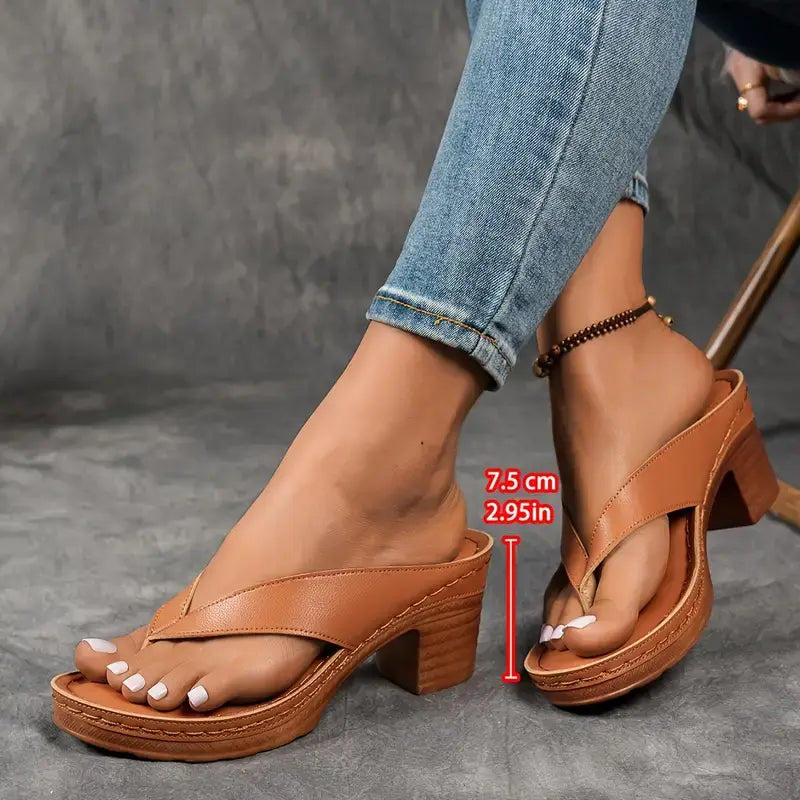 SANDALIAS DE TACÓN GRUESO - CHAI