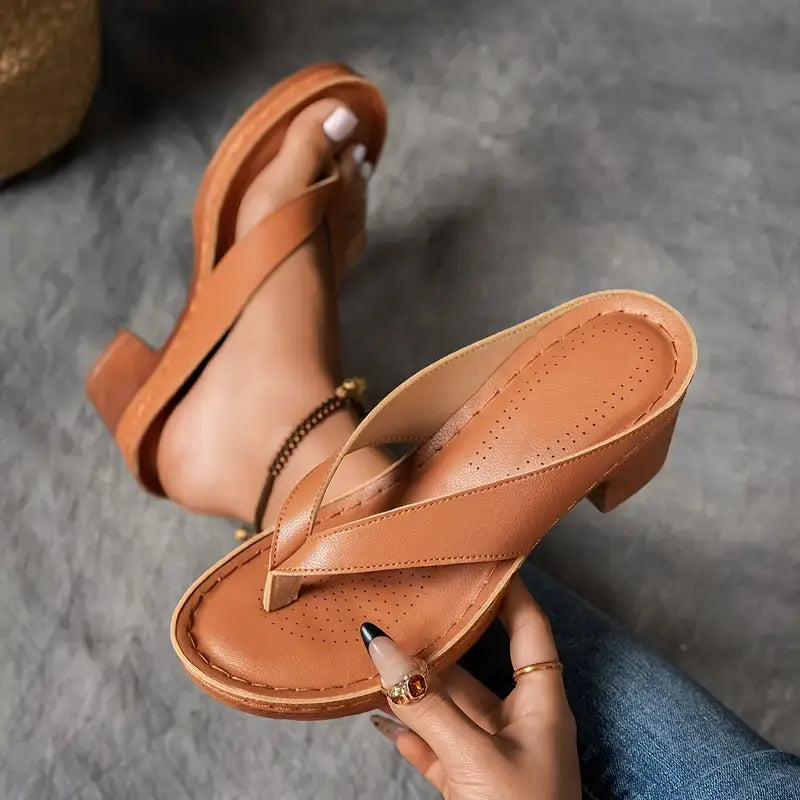 SANDALIAS DE TACÓN GRUESO - CHAI
