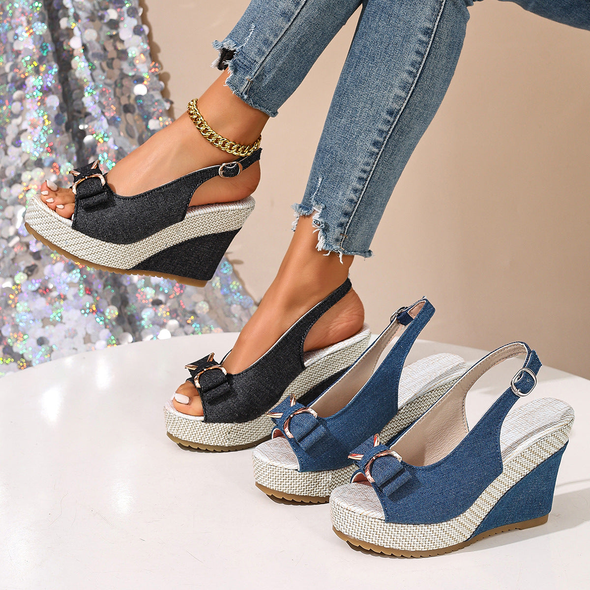 SANDALIAS DE CUÑA DE MEZCLILLA CELESTE CON LAZO - VARITA
