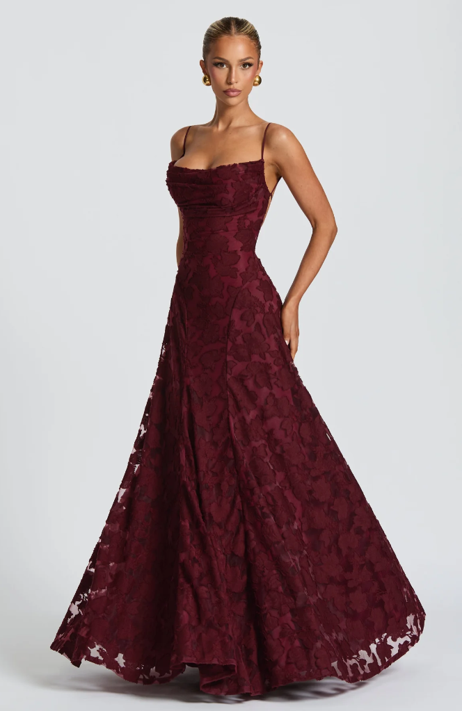 ELEGANTE VESTIDO LARGO DE ENCAJE - ARGENTA