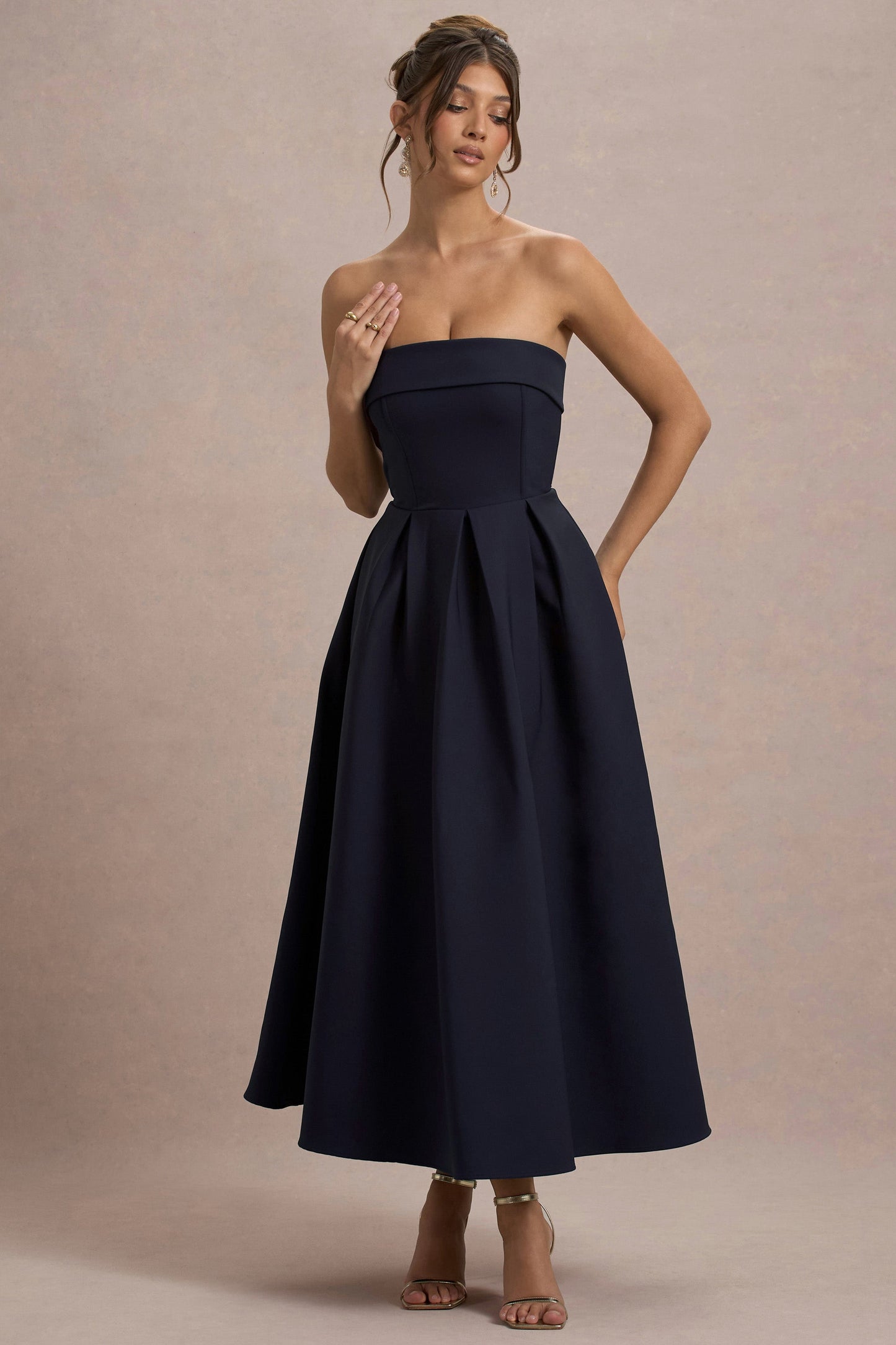 ELEGANTE VESTIDO MIDI CON ESCOTE DE HOMBROS DESCUBIERTOS - TIVAROA