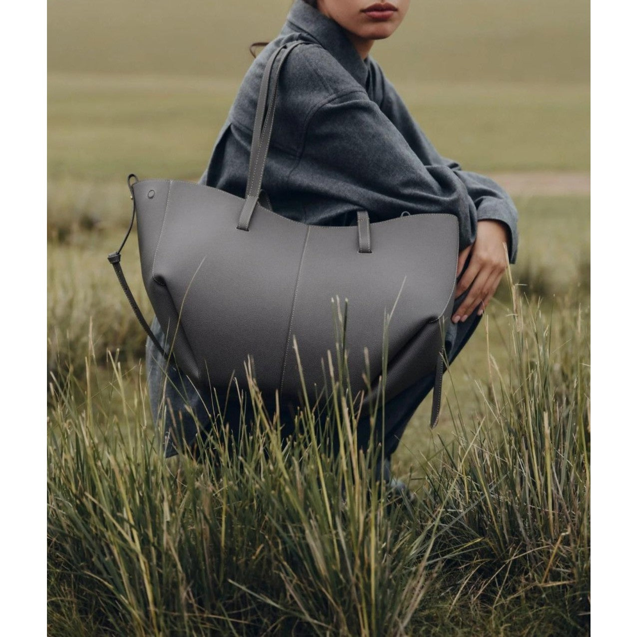 BOLSO DE HOMBRO DE GRAN CAPACIDAD - MATILDE
