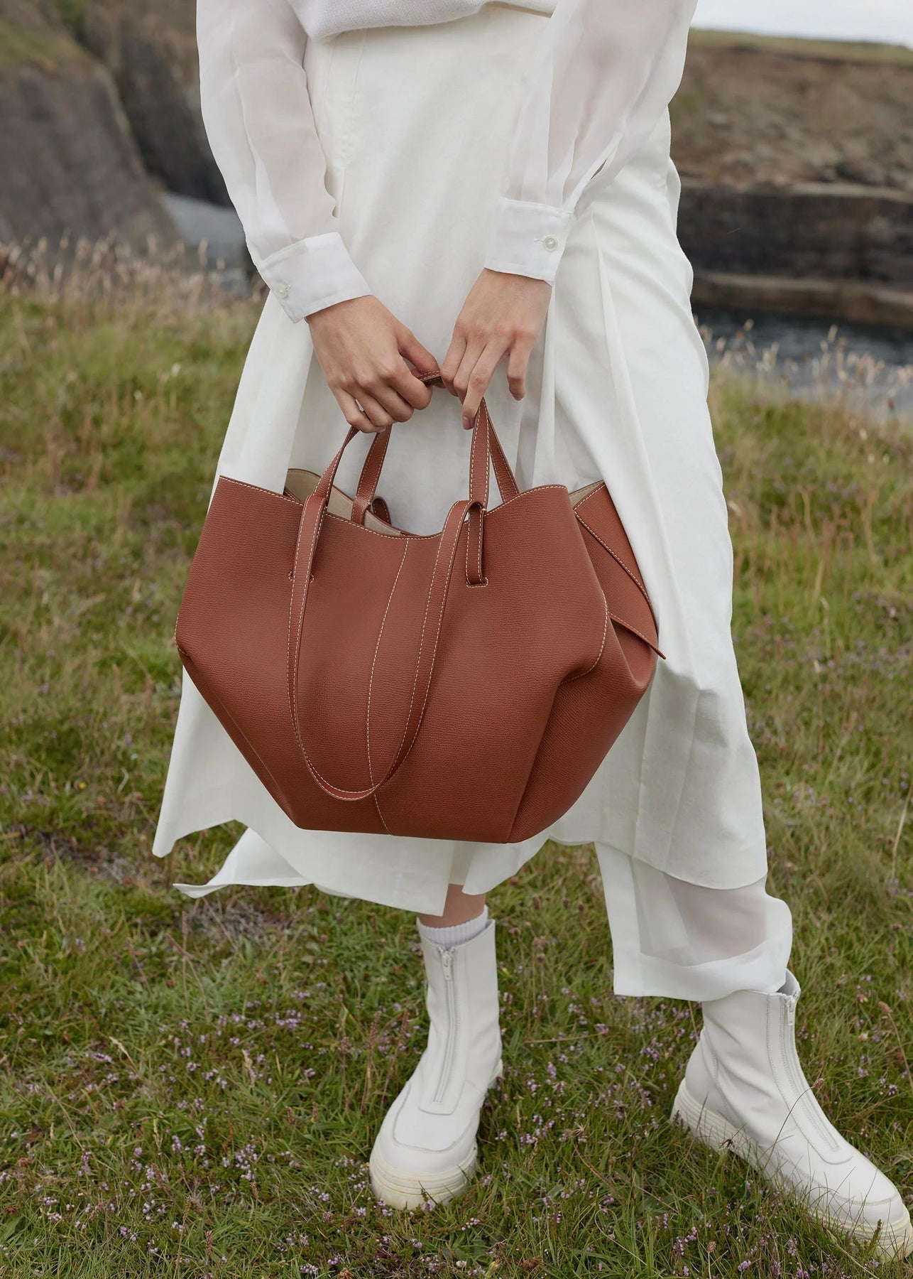 BOLSO DE HOMBRO DE GRAN CAPACIDAD - MATILDE