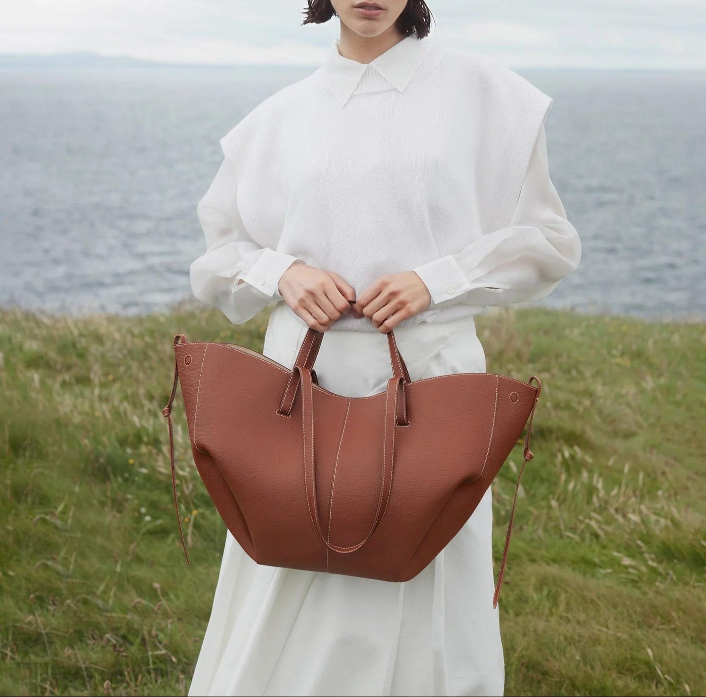 BOLSO DE HOMBRO DE GRAN CAPACIDAD - MATILDE