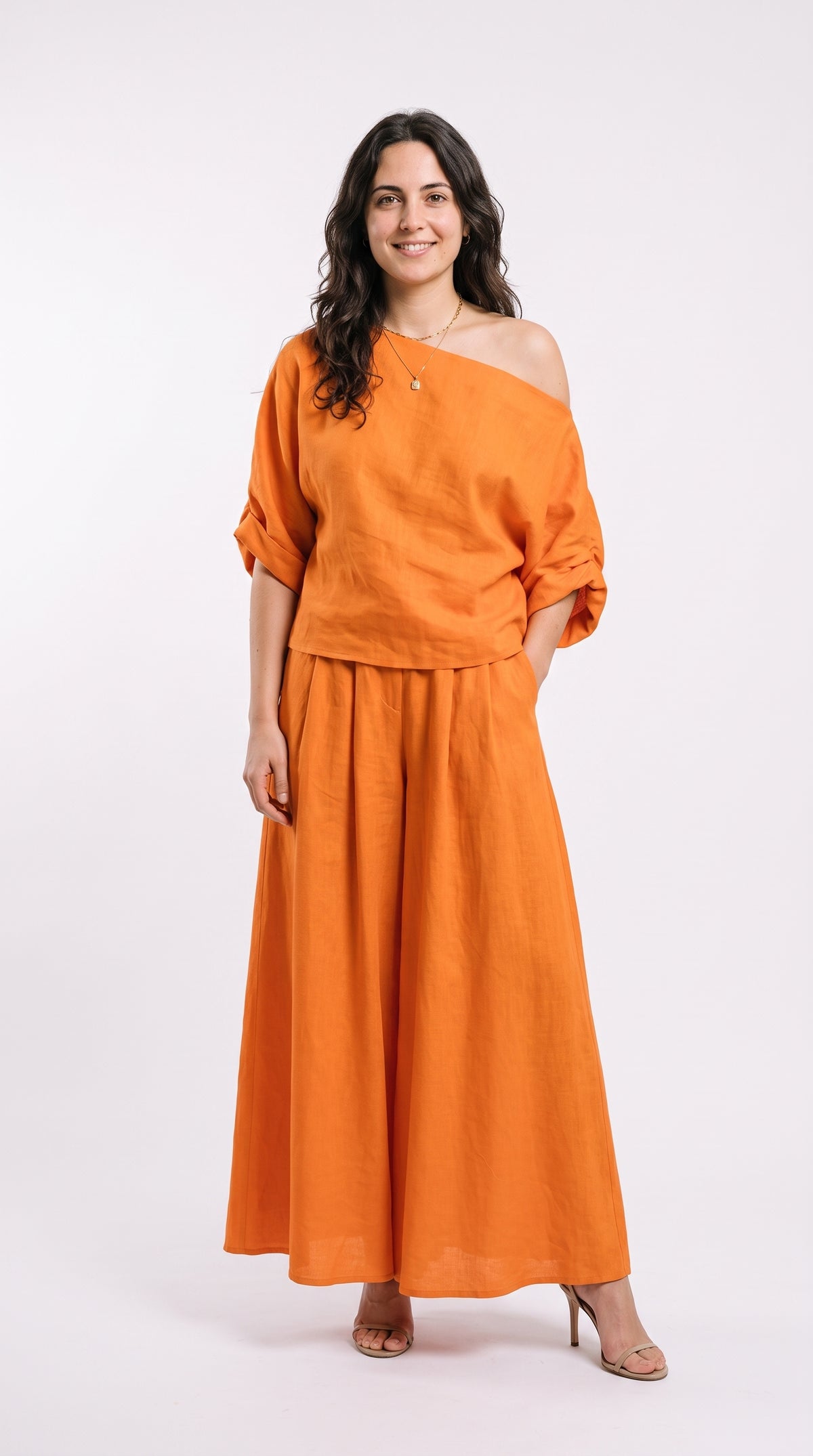 TOP SUAVE CON ESCOTE Y PANTALONES | YEMEN