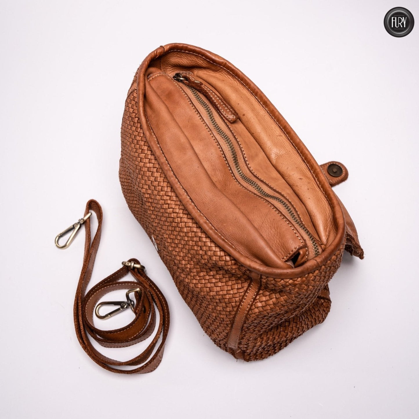 Borsa Camilla in pelle intrecciata