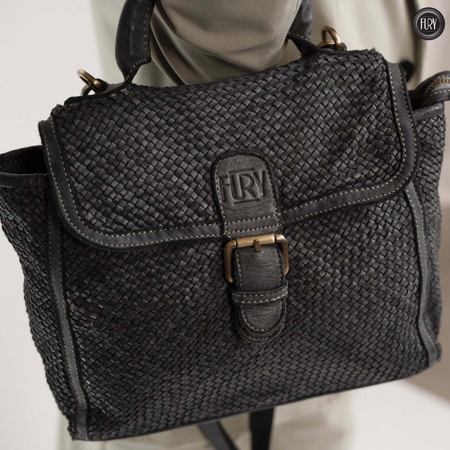 Borsa Camilla in pelle intrecciata