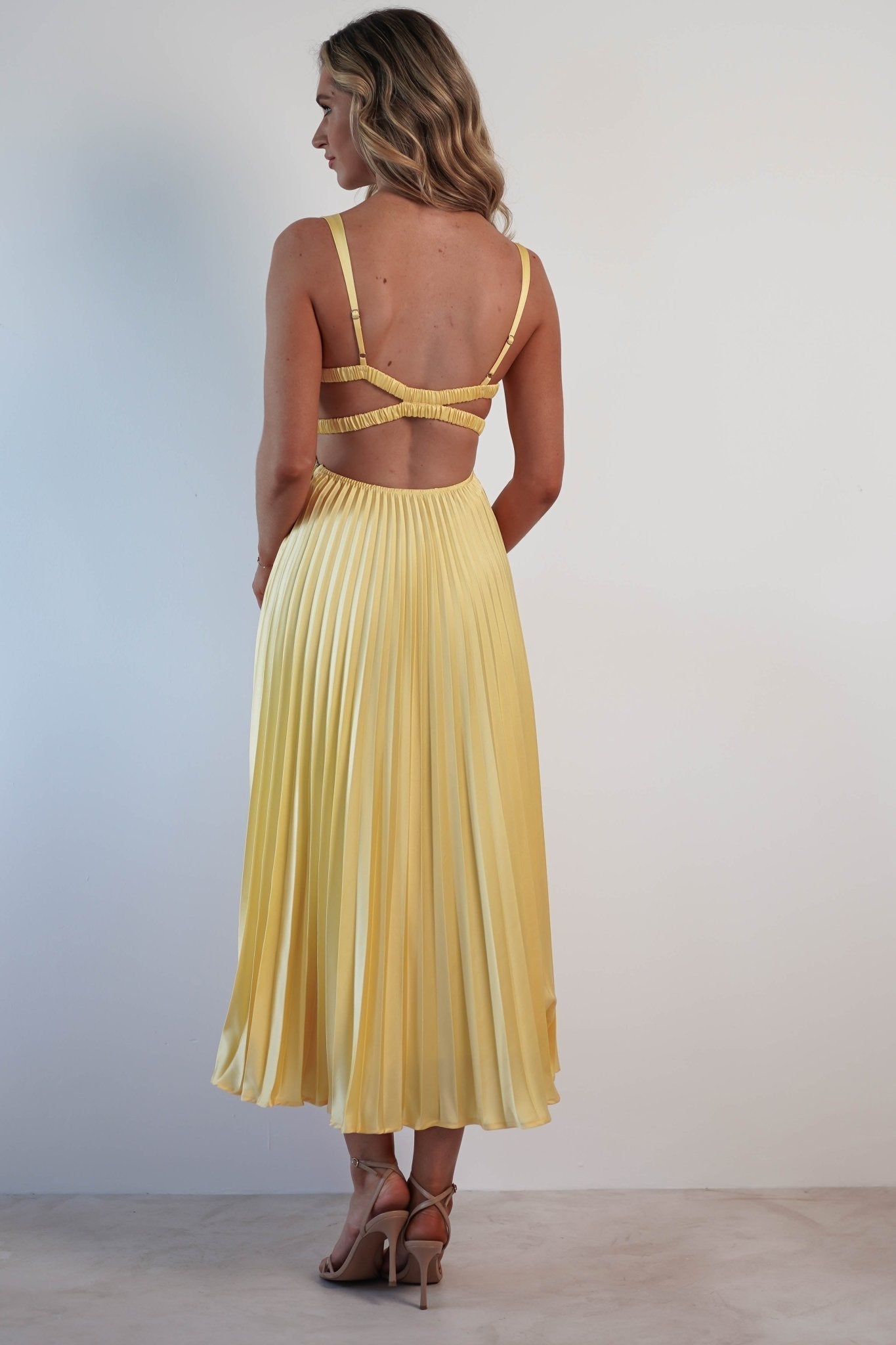 VESTIDO LARGO ELEGANTE CON UNA DELICADA CAIDA - MALKA