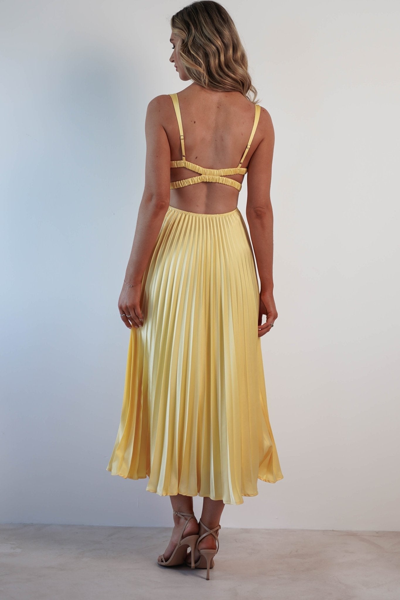 VESTIDO LARGO ELEGANTE CON UNA DELICADA CAIDA - MALKA