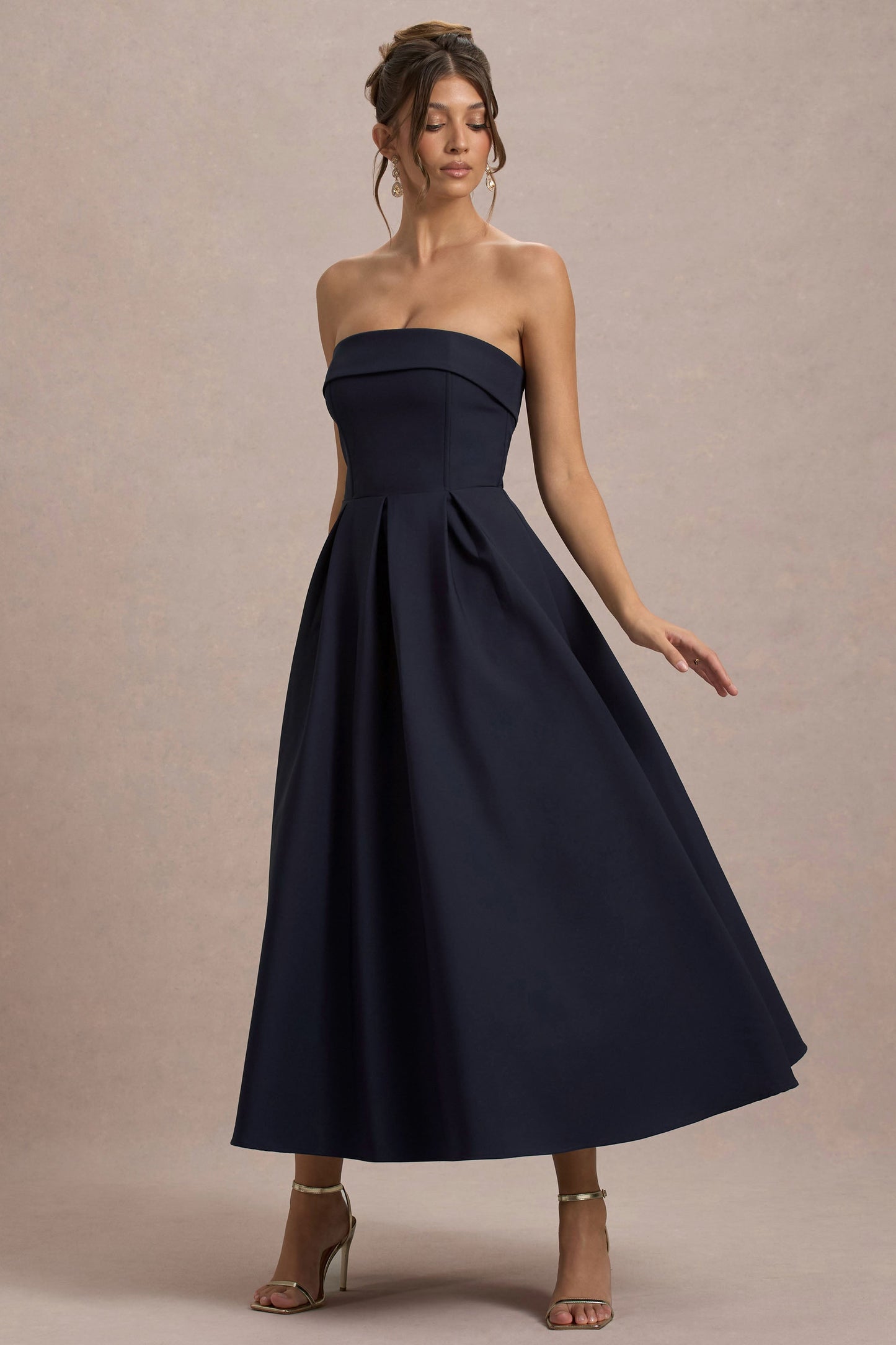 ELEGANTE VESTIDO MIDI CON ESCOTE DE HOMBROS DESCUBIERTOS - TIVAROA