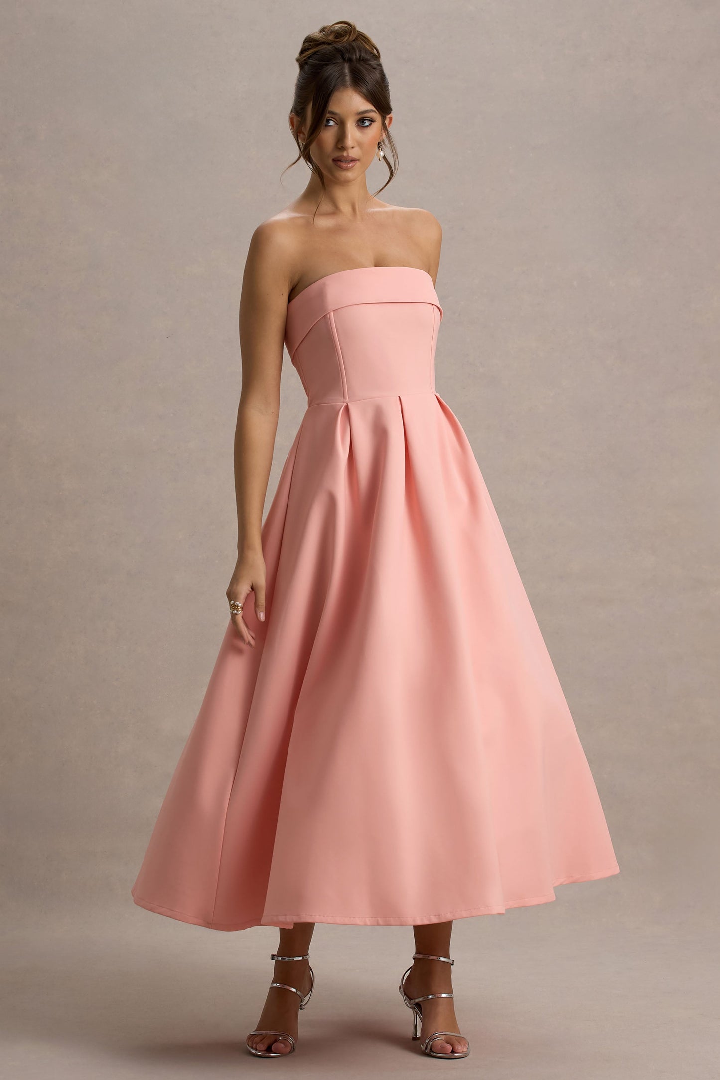 ELEGANTE VESTIDO MIDI CON ESCOTE DE HOMBROS DESCUBIERTOS - TIVAROA