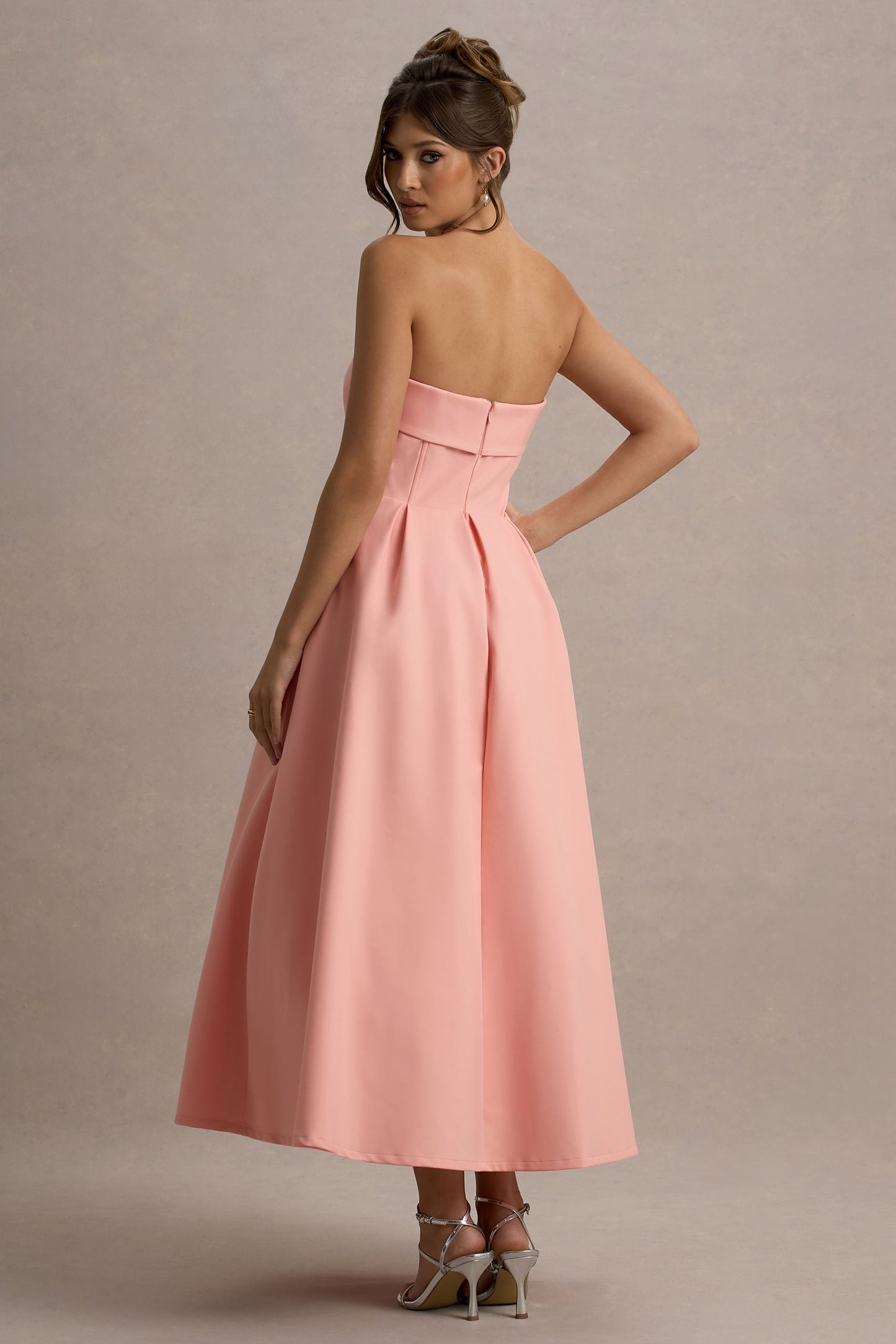 ELEGANTE VESTIDO MIDI CON ESCOTE DE HOMBROS DESCUBIERTOS - TIVAROA