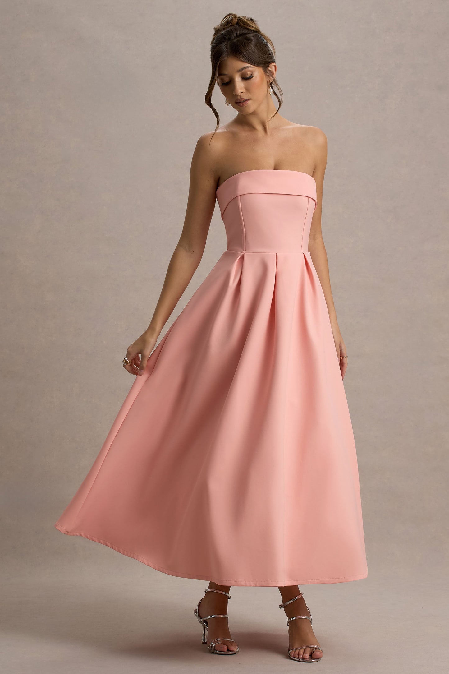 ELEGANTE VESTIDO MIDI CON ESCOTE DE HOMBROS DESCUBIERTOS - TIVAROA