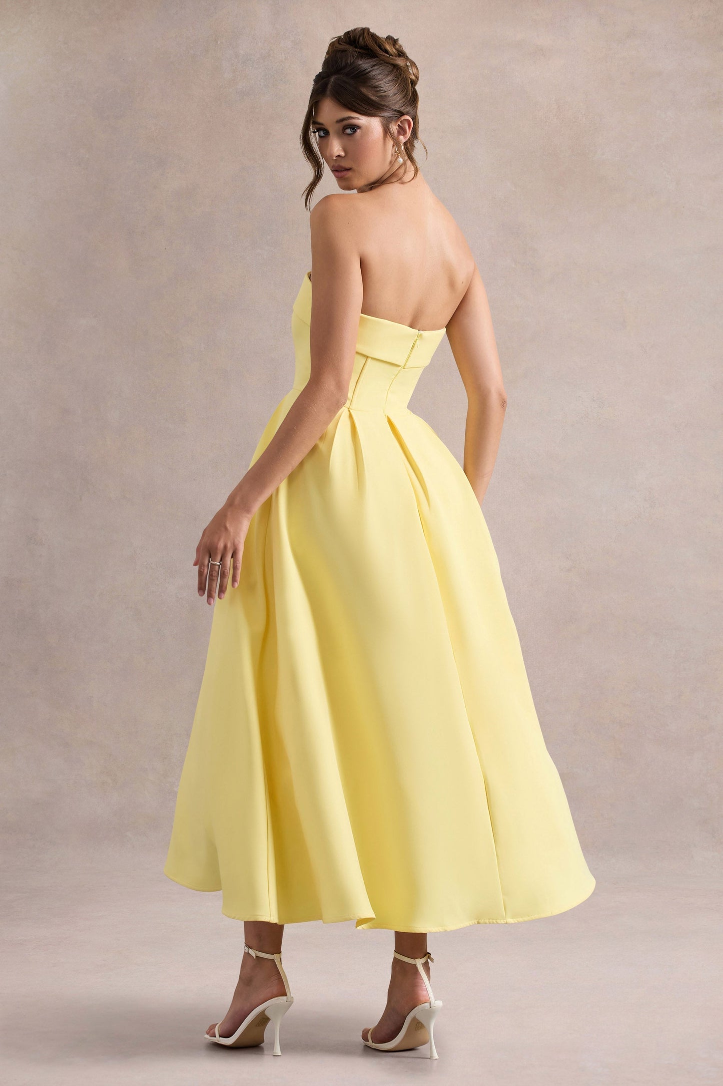 ELEGANTE VESTIDO MIDI CON ESCOTE DE HOMBROS DESCUBIERTOS - TIVAROA